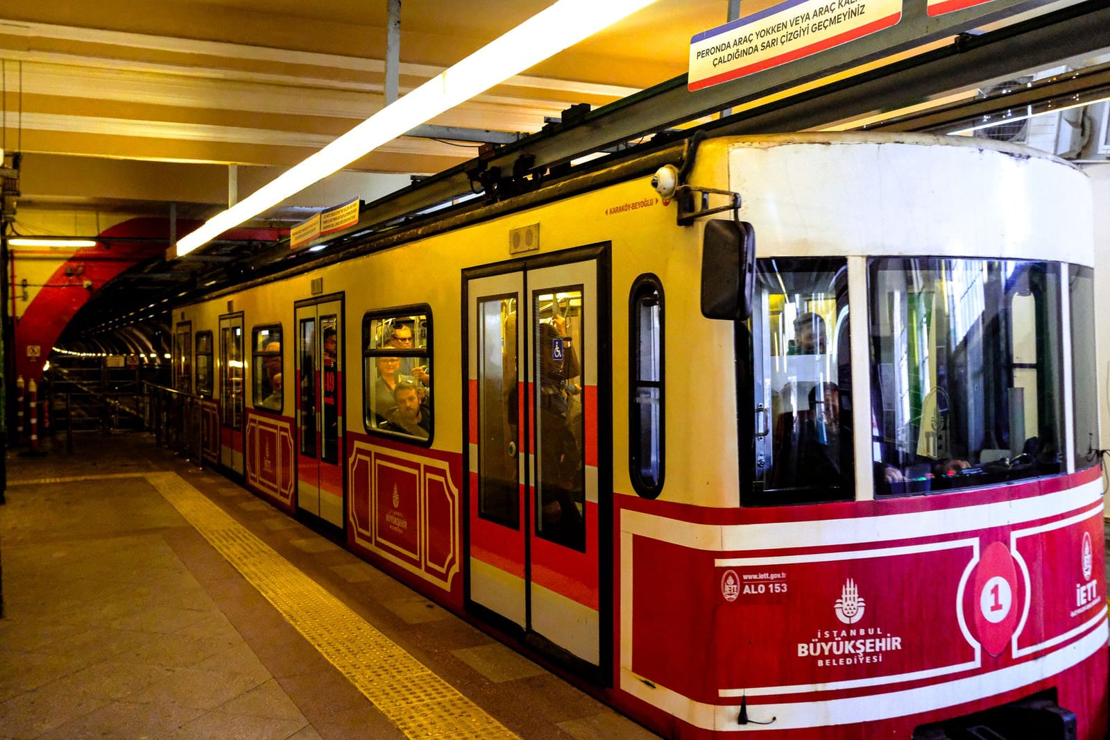 Cómo moverse en los funiculares y teleféricos de Estambul con precios y consejos para salvar las cuestas